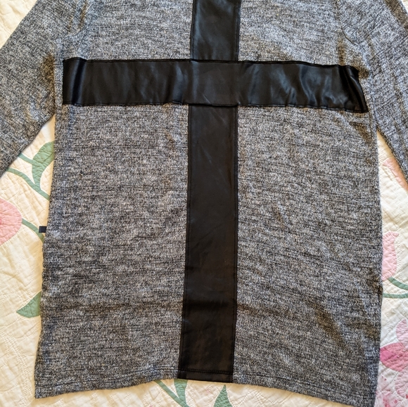 Rock & Republic Bull Skull Hi/Lol Light Sweater - Picture 9 of 9